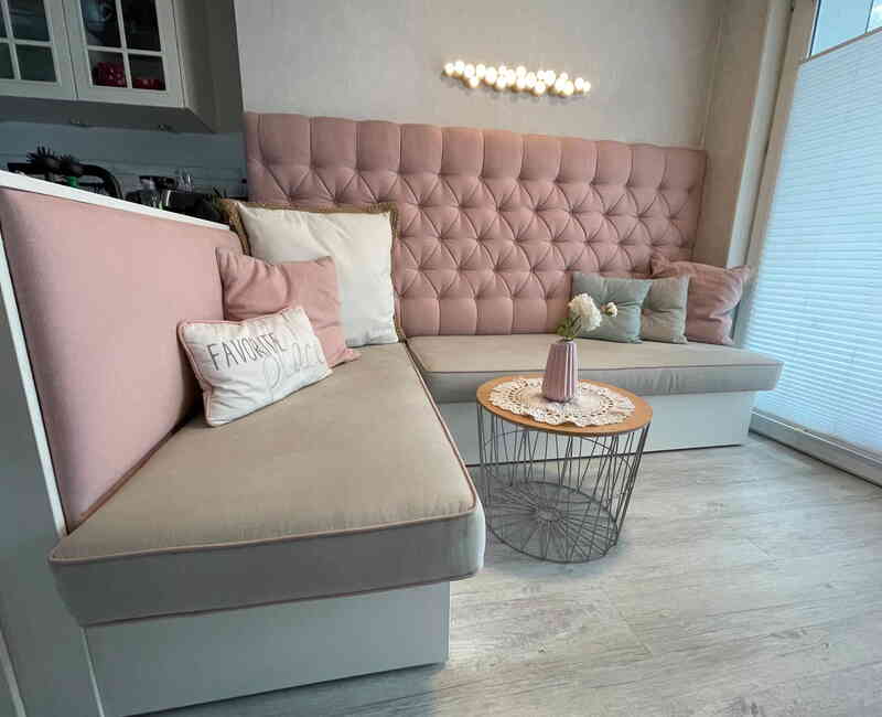 Selbstgebaut, hier eine Sitzecke zum Wohlfühlen