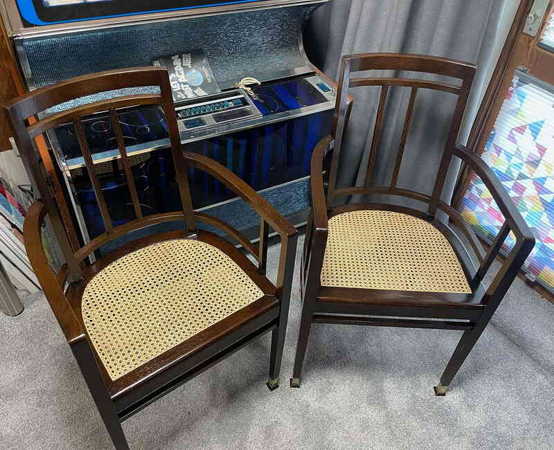 Aufgearbeitete Stühle vorher/nachher